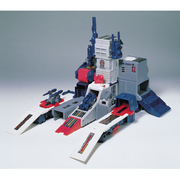 Takara Tomy Official Transformers Updates   Fortress Maximus, Masterpice And Generations Images  (2 of 19)